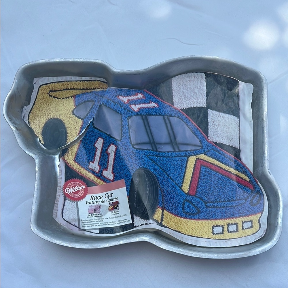 Vintage 1997 Wilton race car cake pan birthday celebration party